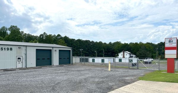 Self Storage Ivor - 35198 General Mahone Blvd