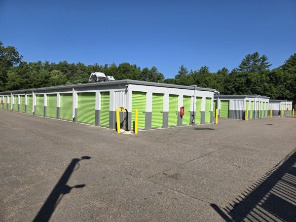 Extra Space Storage - 2091 - Middleboro - Everett St - 204 Everett Street