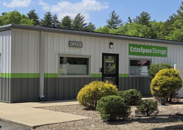 Extra Space Storage - 2091 - Middleboro - Everett St - 204 Everett Street