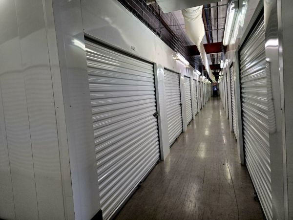Extra Space Storage - 6771 - Rogers - N 24th St - 2600 North 24th Street
