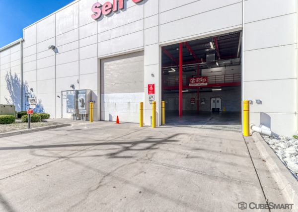 CubeSmart Self Storage - IL Wheaton E Roosevelt Road - 1830 East Roosevelt Road