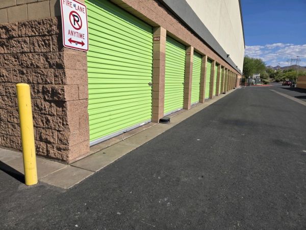 Extra Space Storage - 2247 - Henderson - W Lake Mead Pkwy - 408 West Lake Mead Parkway