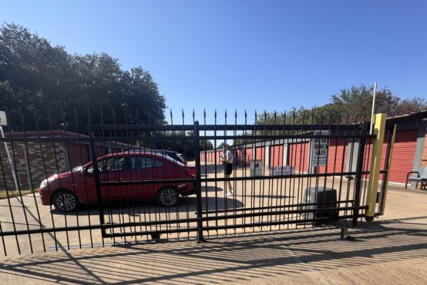 Right Move Storage - Lakeridge Self Storage Mabank - 11951 Texas 198