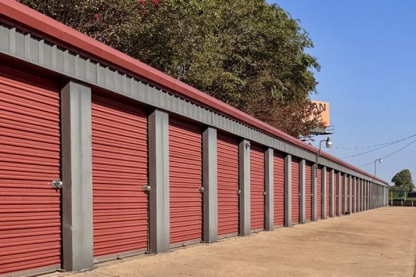 Right Move Storage - Lakeridge Self Storage Mabank - 11951 Texas 198