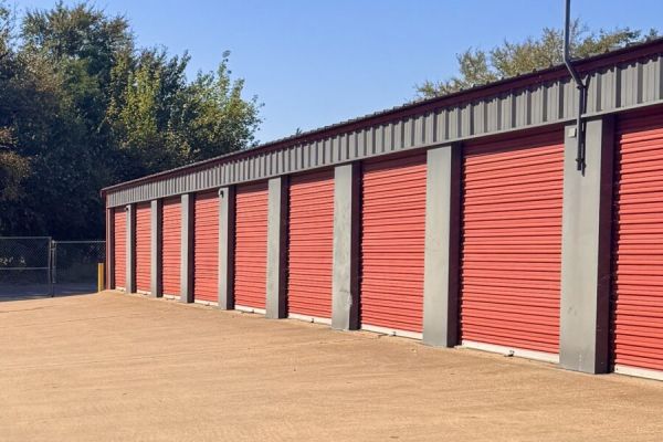 Right Move Storage - Lakeridge Self Storage Mabank - 11951 Texas 198