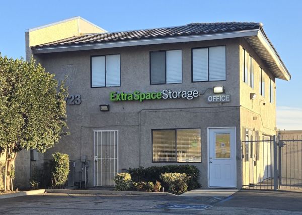 Extra Space Storage - 6847 - Fontana - 15723 Foothill Blvd - 15723 Foothill Boulevard