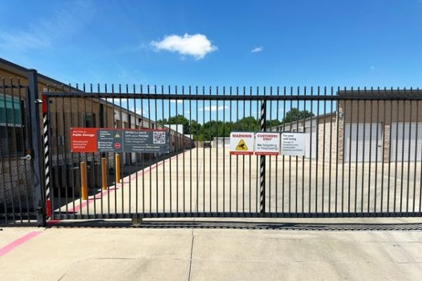Public Storage - Garland - 2404 E Centerville Rd - 2404 E Centerville Rd
