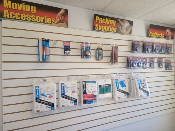 North Main Mini Storage - 1614 N Valley Pike