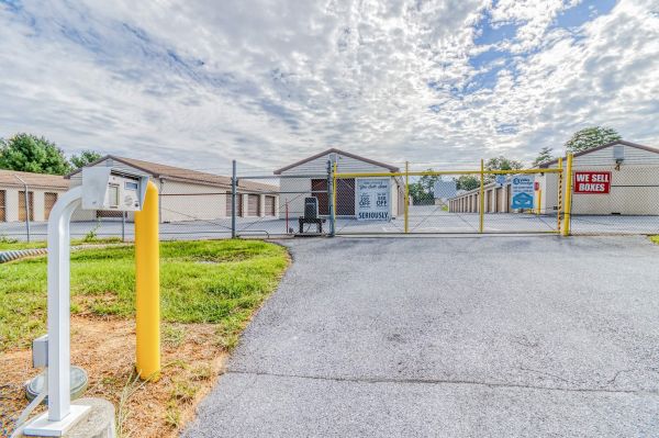 Self Storage Plus - Williamsport - 472 South Artizan Street - 472 South Artizan Street