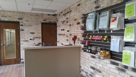 New Hope Storage. - 9300 52nd Avenue North