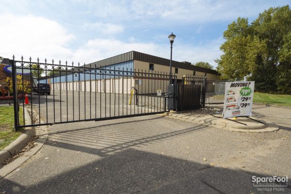 U-Save Park Self Storage. - 3800 Louisiana Avenue South