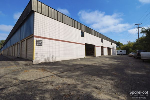 U-Save Park Self Storage. - 3800 Louisiana Avenue South