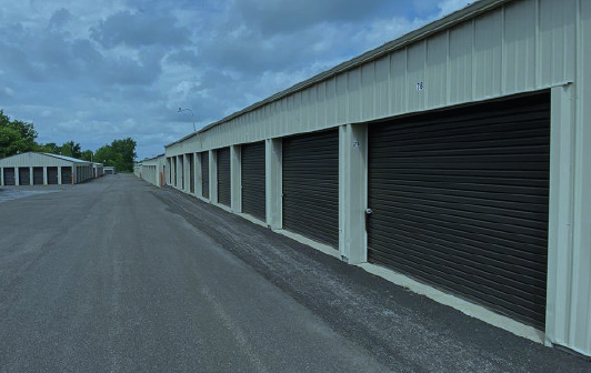 LocalStorage Auburn 263 Grant - 263 Grant Avenue