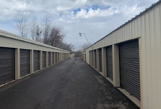 LocalStorage Auburn 263 Grant - 263 Grant Avenue