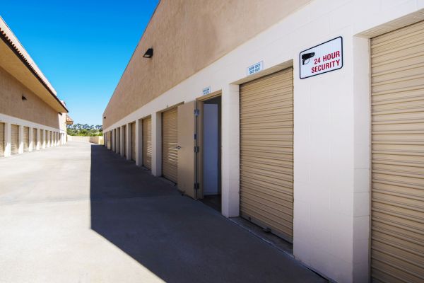 Encinitas Self Storage - 911 Encinitas Boulevard