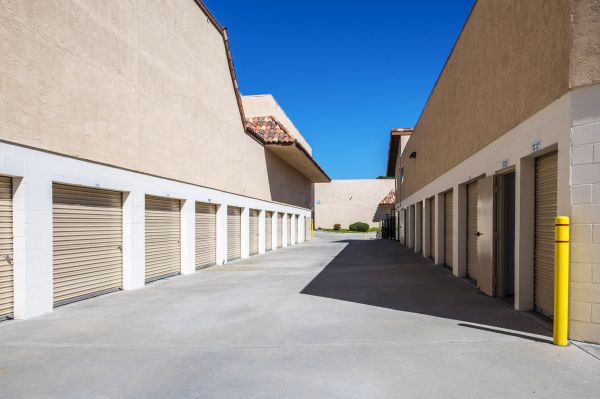 Encinitas Self Storage - 911 Encinitas Boulevard