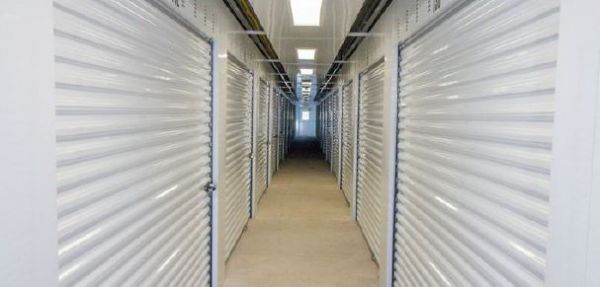 LocalStorage Elm Point - 2960 Elm Point Industrial Drive