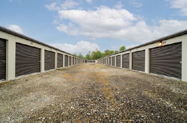 LocalStorage Hunker - 111 Hunker Waltz Mill Road