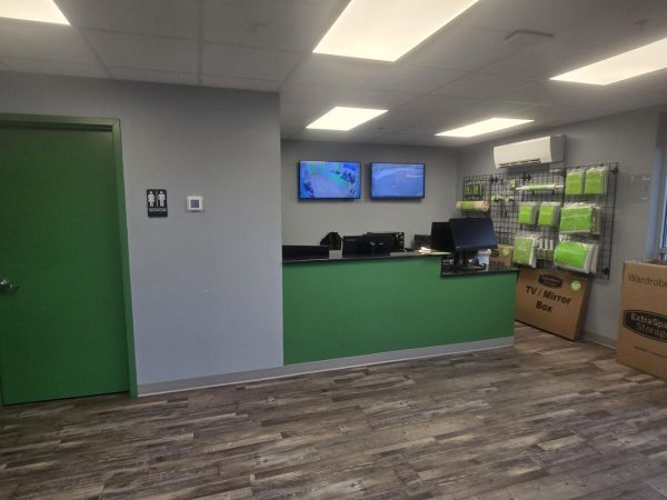 Extra Space Storage - 6849 - Springfield - Saint James Ave - 553 Saint James Avenue
