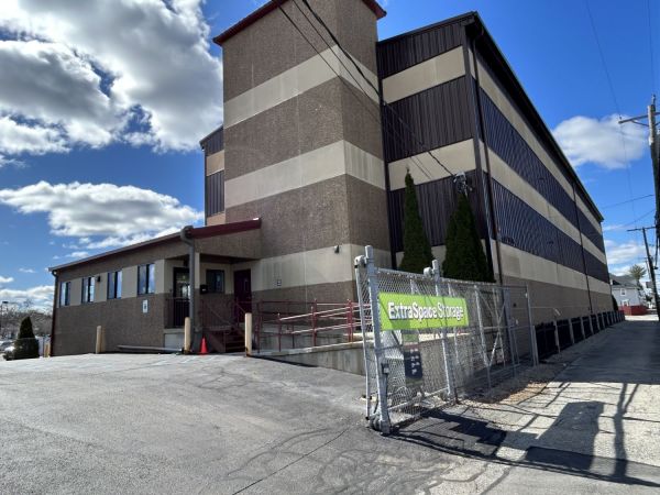 Extra Space Storage - 6861 - Woburn - Salem St - 55 Salem Street