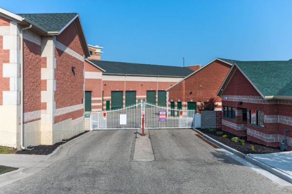 National Storage Comstock Park - Alpine - 4000 Alpine Avenue Northwest