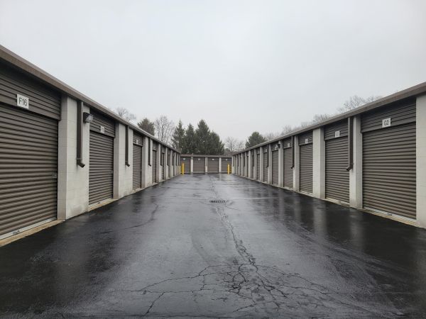 Carmel Drive Self Storage - 550 West Carmel Drive