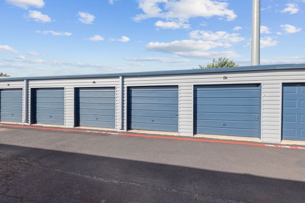 FreeUp Storage Paris - 2405 Northeast Loop 286