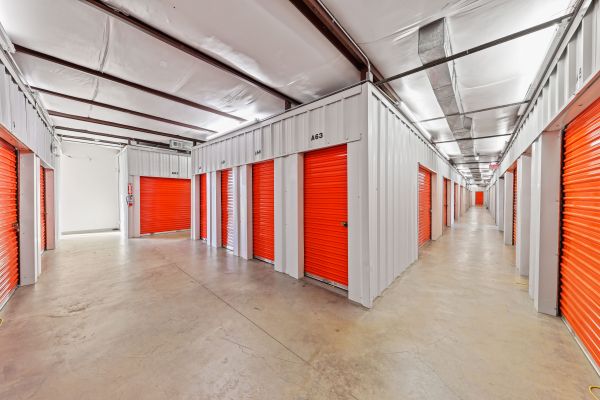 FreeUp Storage Paris - 2405 Northeast Loop 286