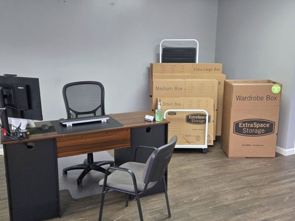 Extra Space Storage - 6807 - Hendersonville - Naples Rd - 450 Naples Road