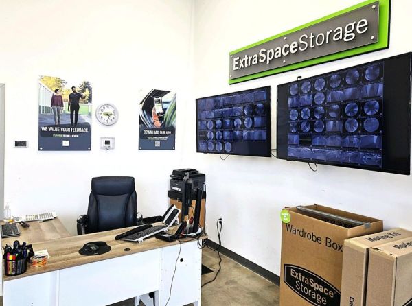 Extra Space Storage - 6804 - Hendersonville - Sugarloaf Rd - 137 Sugarloaf Road