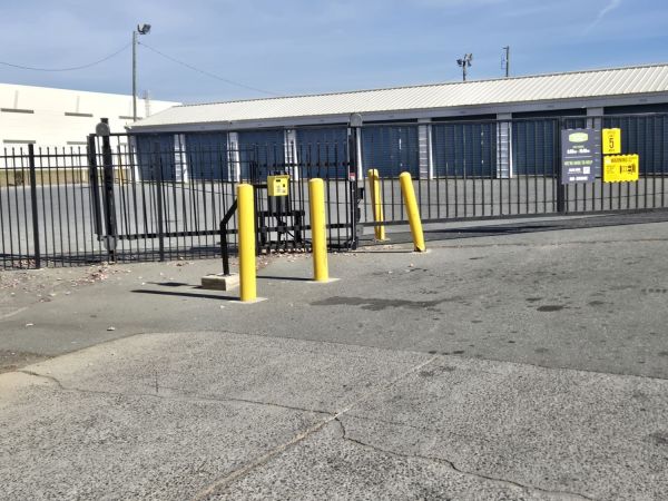Extra Space Storage - 6811 - Charlotte - Statesville Rd - 7000 Statesville Road