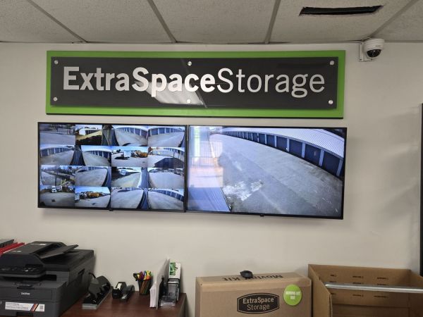 Extra Space Storage - 6811 - Charlotte - Statesville Rd - 7000 Statesville Road