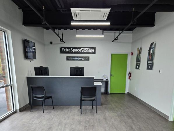 Extra Space Storage - 6668 - Raleigh - Creedmoor Rd - 6110 Creedmoor Road
