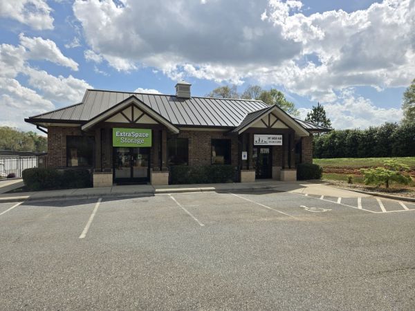 Extra Space Storage - 6821 - Sherrills Ford - 6477 E NC 150 Hwy - 6477 East North Carolina 150 Highway