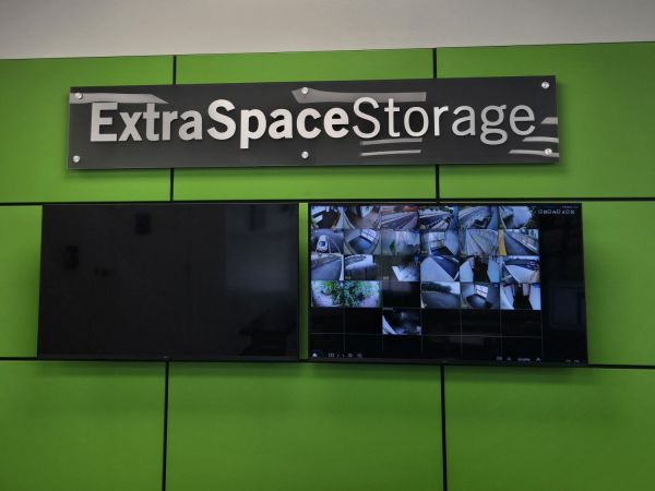 Extra Space Storage - 6874 - Indianapolis - 675 E Washington St - 675 East Washington Street