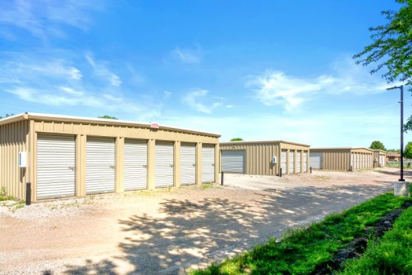 Owl Storage - Rose Hill - Berry - 325 East Berry Avenue
