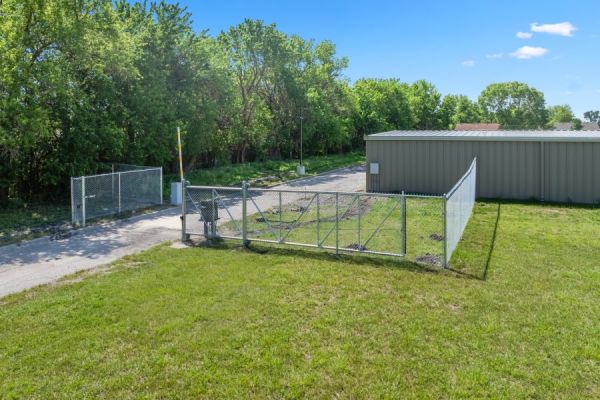 Owl Storage - Rose Hill - Berry - 325 East Berry Avenue