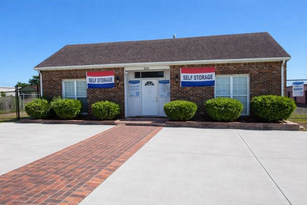 Better Self Storage - Barton - 809 East Barton Avenue