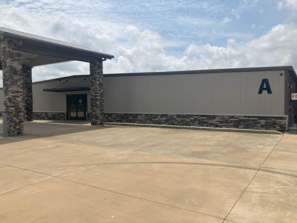Storage Sense - Millbrook - Oak Tree - 5375 Oak Tree Road