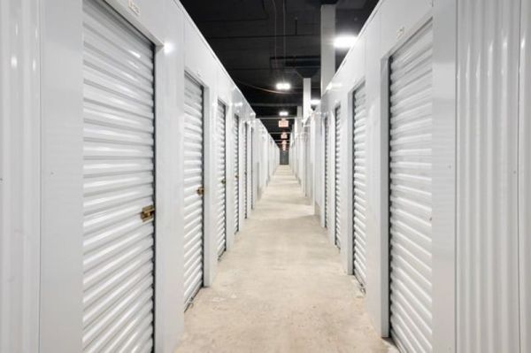 Devon Self Storage - 9702 - 1215 Shelby - 1215 East Shelby Drive