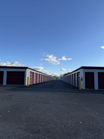 A-Verdi Self Storage Glenmont - 721 River Road