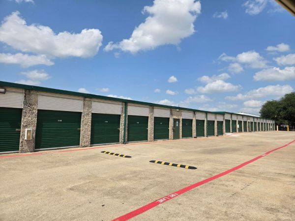 Extra Space Storage - 6761 - Addison - Belt Line Rd - 4015 Belt Line Road