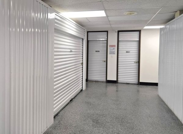Extra Space Storage - 6761 - Addison - Belt Line Rd - 4015 Belt Line Road