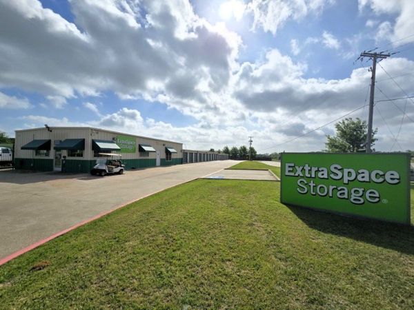 Extra Space Storage - 6760 - Lewisville - N Mill St - 940 North Mill Street