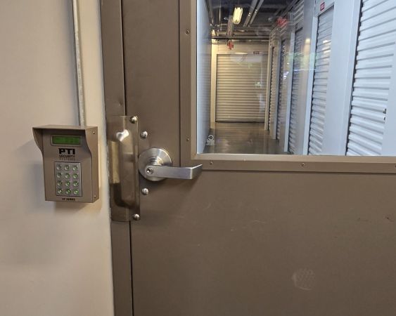 Extra Space Storage - 6908 - Austin - W 5th St - 1411 West 5th Street