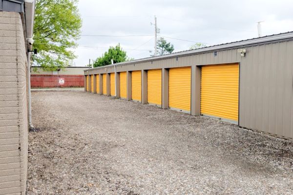 Stax Self Storage - 3605 Perry Street