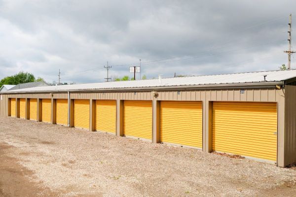 Stax Self Storage - 3605 Perry Street