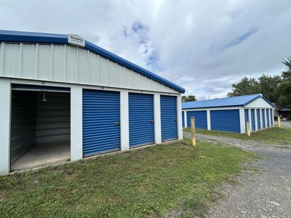 Highway 5 Self Storage - 1841 Auburn Road