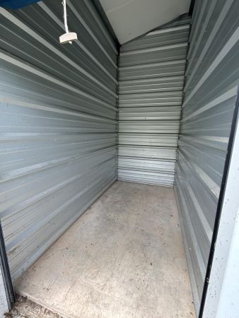 Highway 5 Self Storage - 1841 Auburn Road