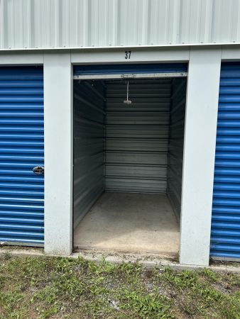 Highway 5 Self Storage - 1841 Auburn Road